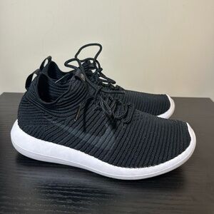 Nike Women's Black Knit Athletic Slip On Sneakers Size  5